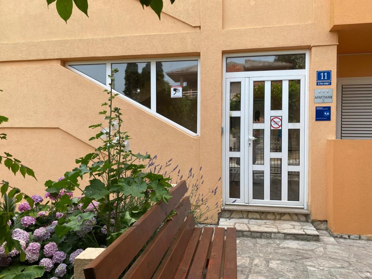 Apartments Villa Viktoria Tivat Eksteriør bilde