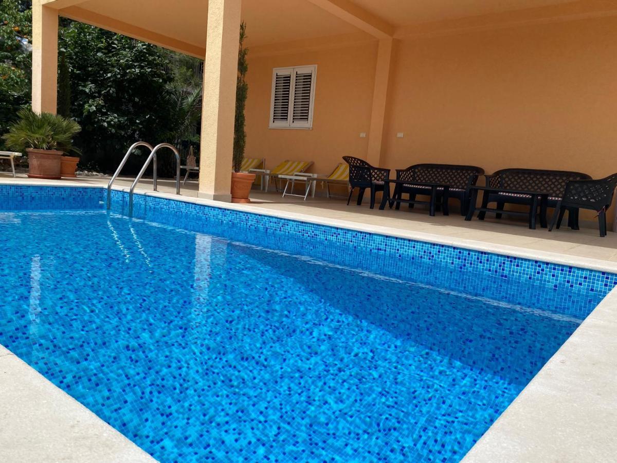 Apartments Villa Viktoria Tivat Eksteriør bilde