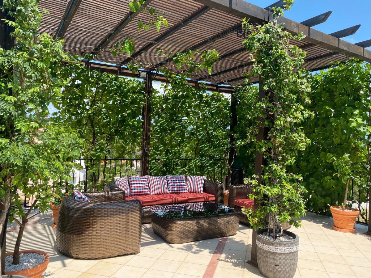 Apartments Villa Viktoria Tivat Eksteriør bilde
