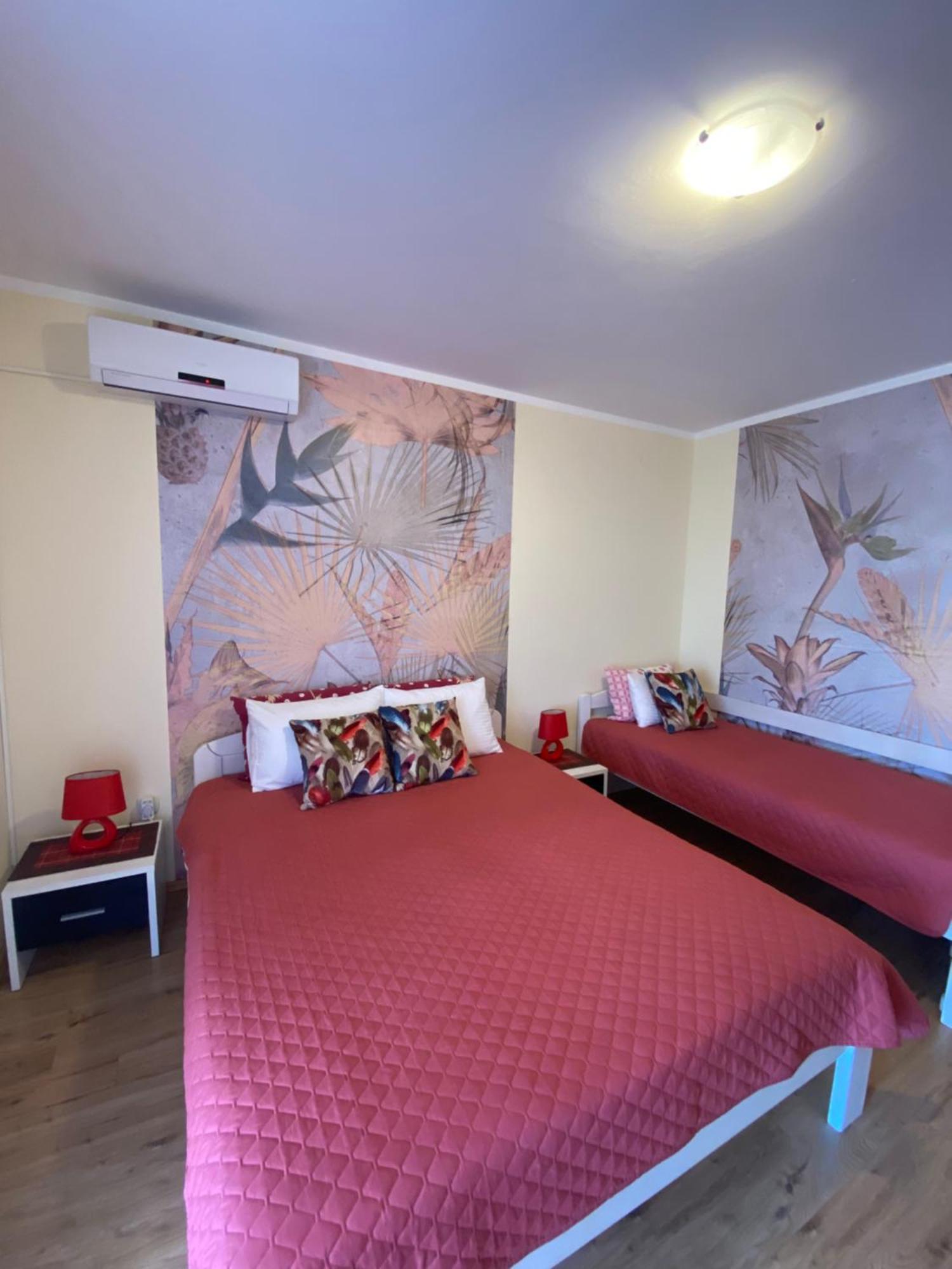 Apartments Villa Viktoria Tivat Eksteriør bilde