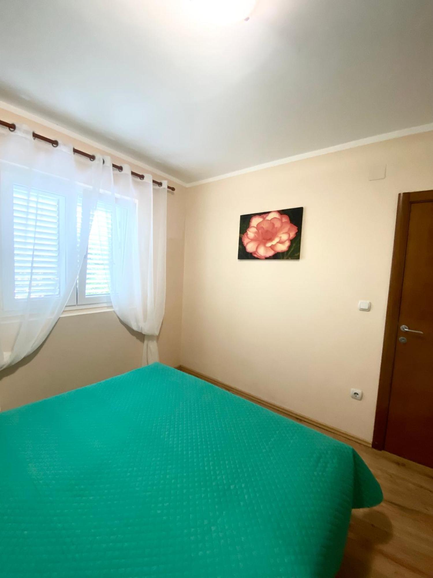Apartments Villa Viktoria Tivat Eksteriør bilde