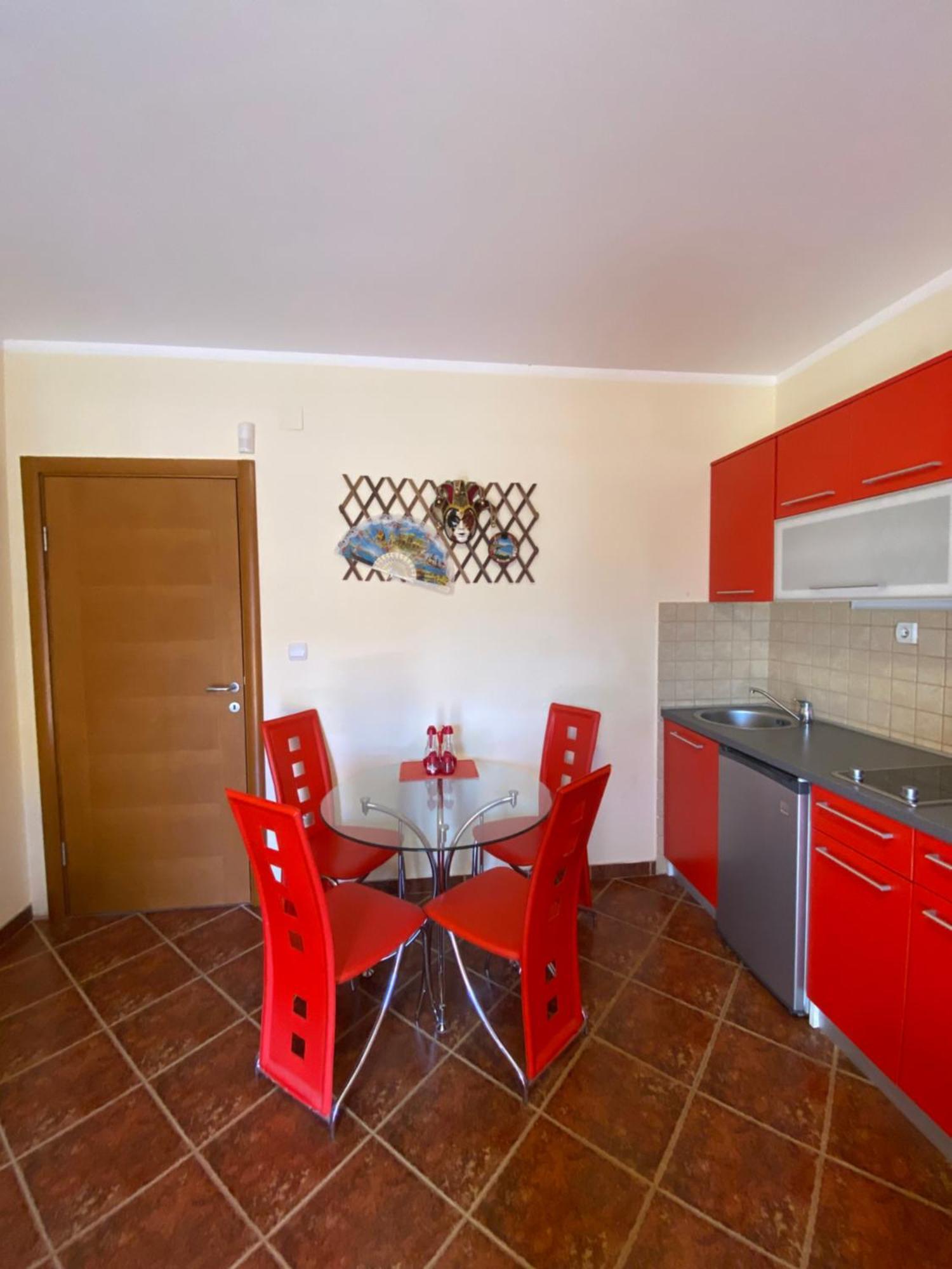 Apartments Villa Viktoria Tivat Eksteriør bilde