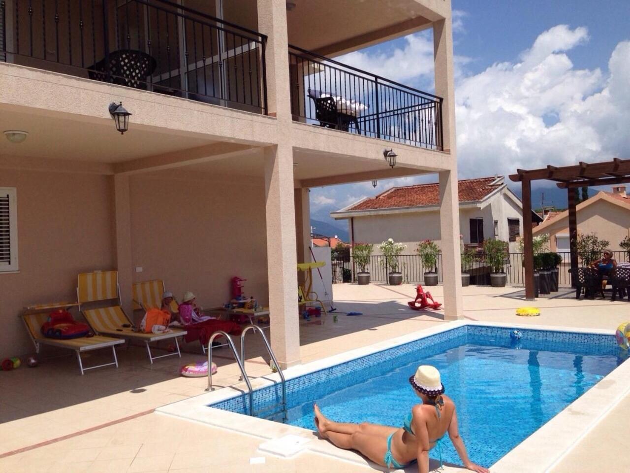 Apartments Villa Viktoria Tivat Eksteriør bilde