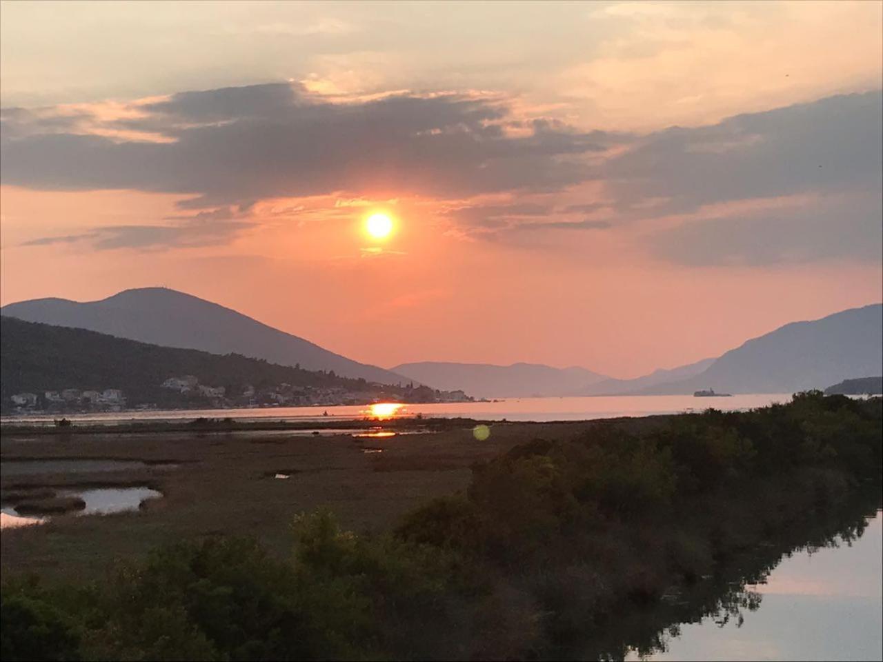Apartments Villa Viktoria Tivat Eksteriør bilde